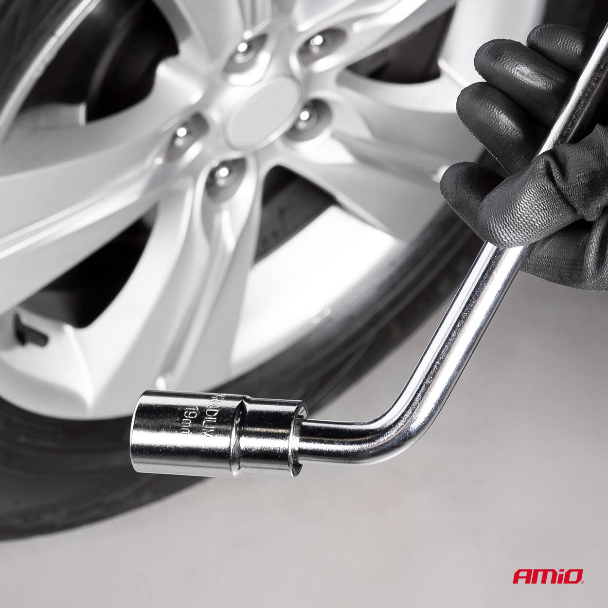 Kľúč na kolesá teleskopický TWW-17/19mm AMiO-01037