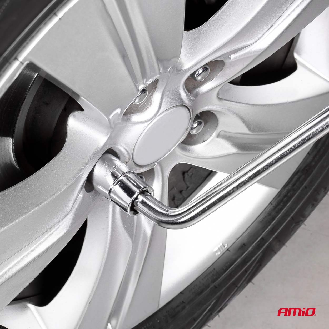 Kľúč na kolesá teleskopický TWW-17/19mm AMiO-01037