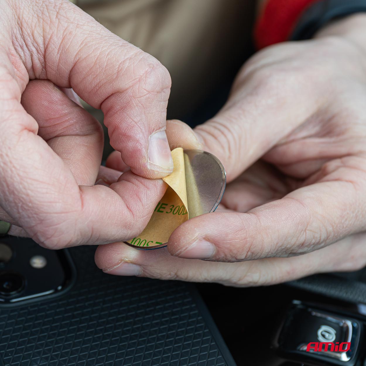 Magnetický držiak telefónu AMIO-03790