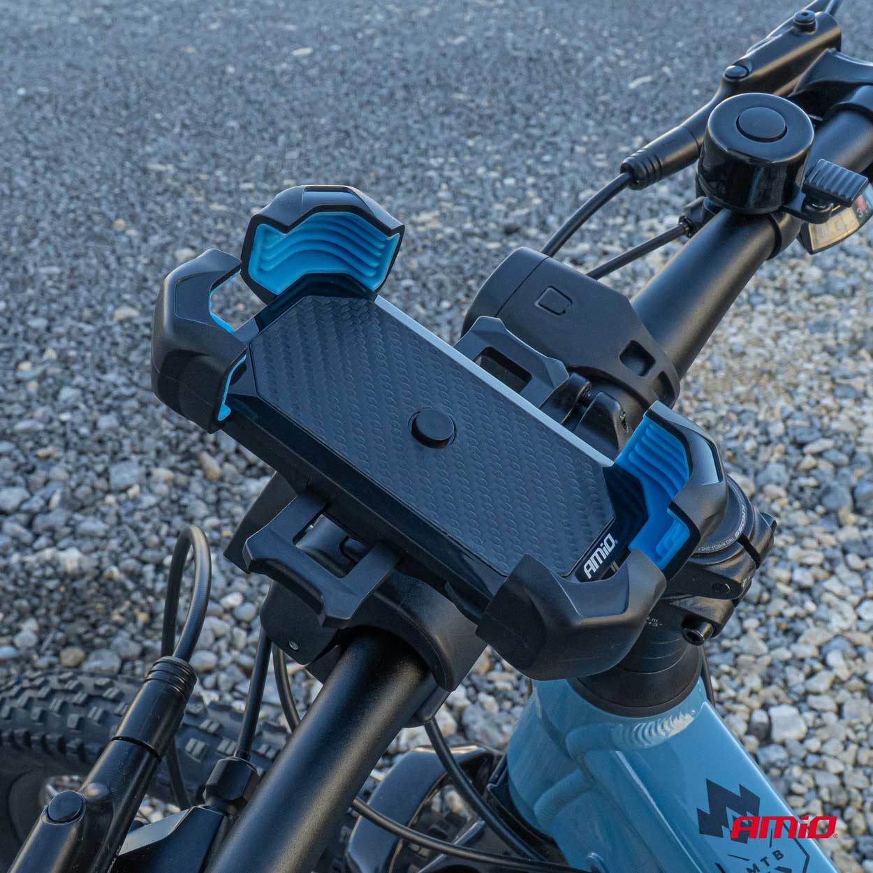Držiak telefónu na motocykle otočný o 360° AMiO-04146
