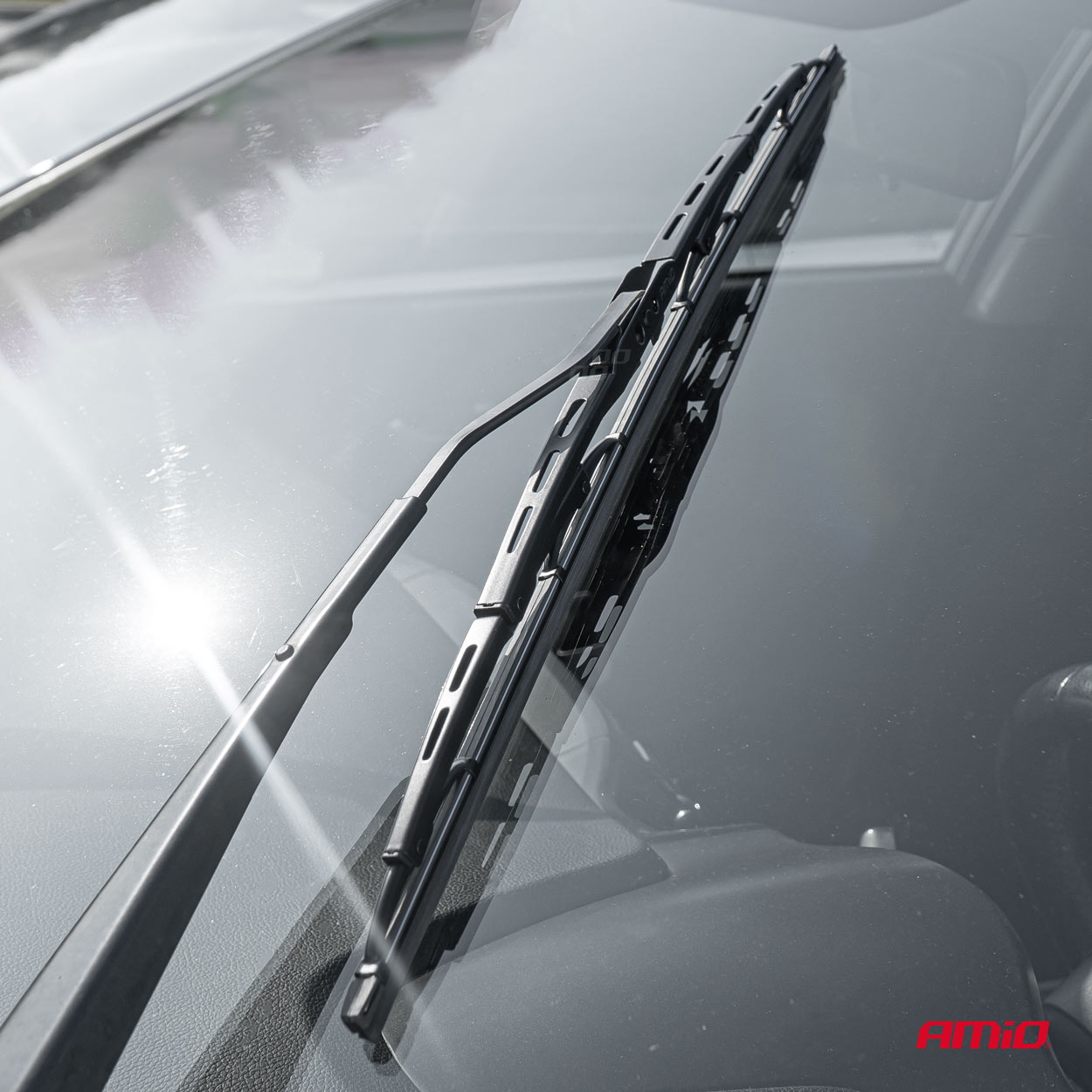 Kovový stierač U-Type 14” 350 mm s úchytom typu „U” AMiO-04004